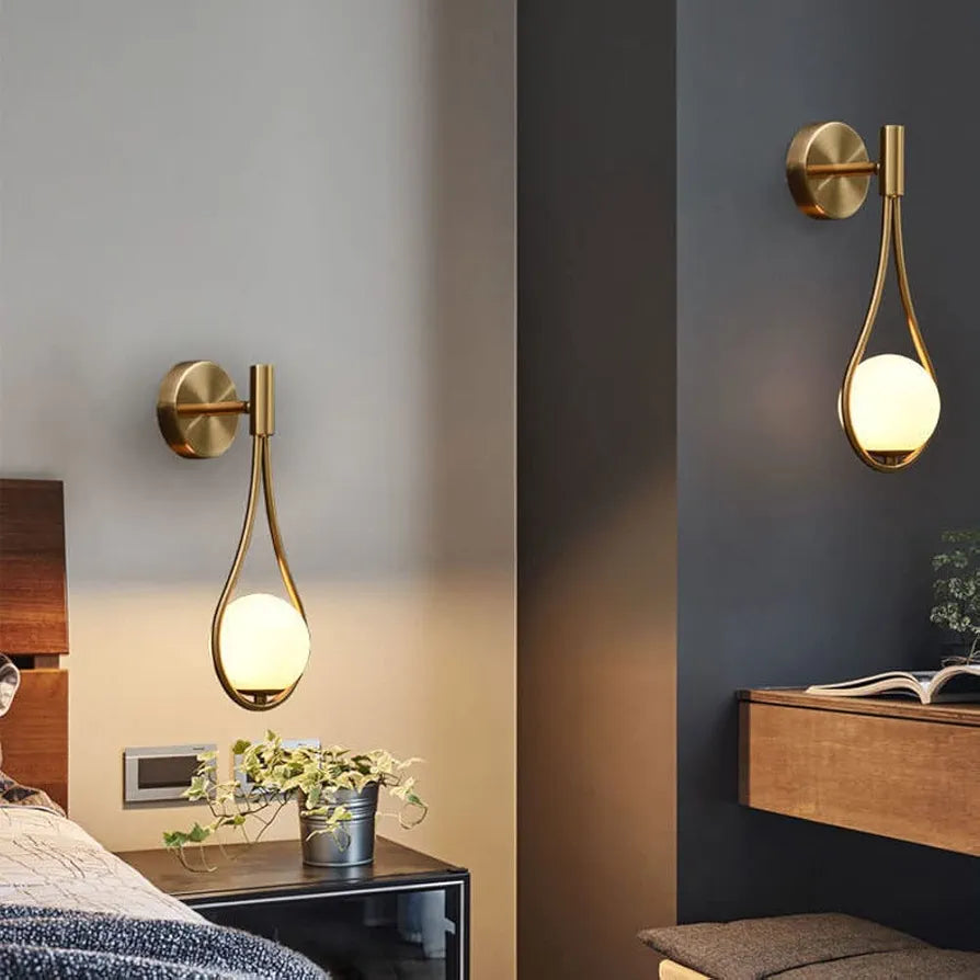 Modern Mid-Century Drop Design Wall Light Globe Wall Sconce Lamp Brushed Brass Finish Wall Lamps Vanity Wall Light for Bedside Living Room Lighting